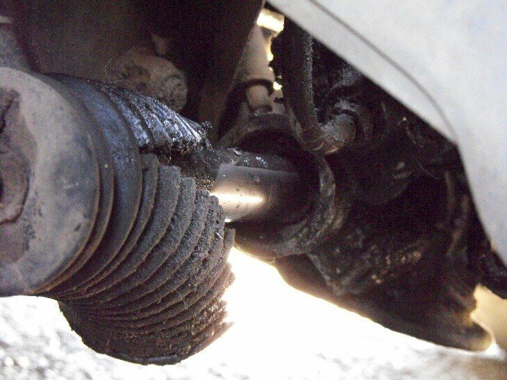 Cao su chụp bụi thước lái bị hỏng