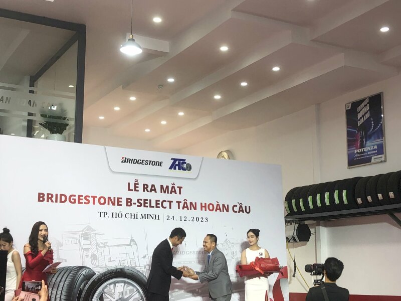 Lốp ô tô Bridgestone top vỏ xe ô tô bán chạy tại Việt Nam