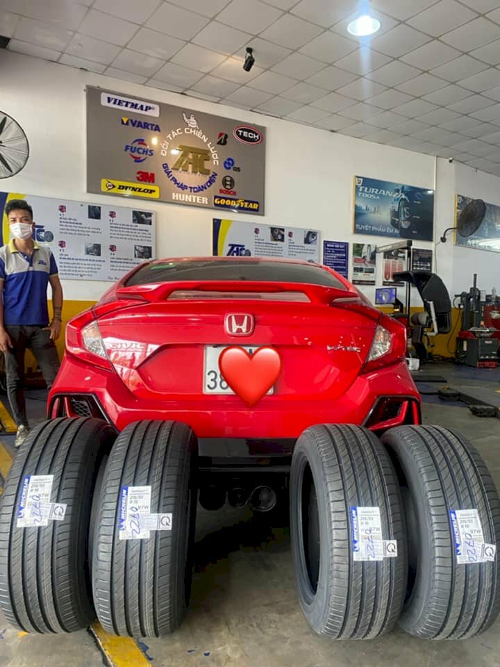 Thay lốp ô tô, chính hãng được bán chạy nhiều nhất Việt Nam năm 2024, 2023 và thời gian qua