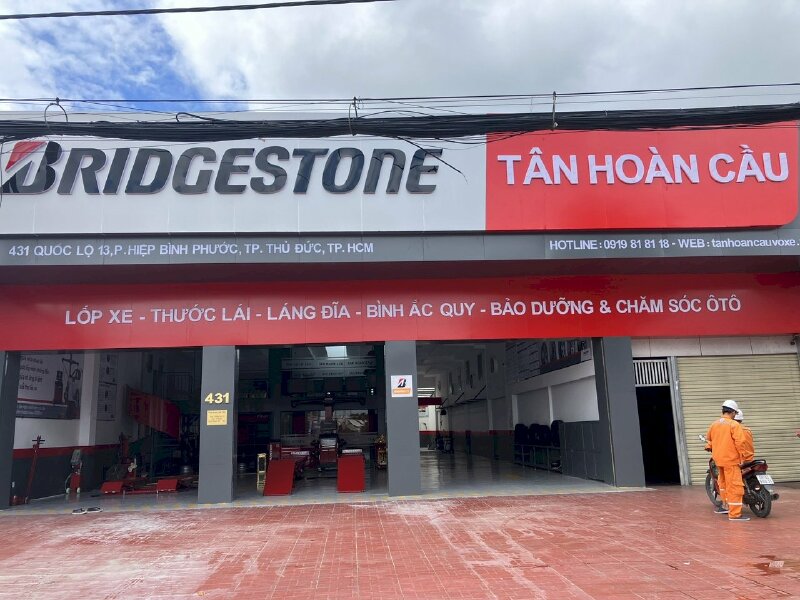 Thay lốp ô tô cập nhật kinh nghiệm về một số điều cần tránh từ chuyên gia lốp tải Ô Tô Tân Hoàn Cầu Since 1996