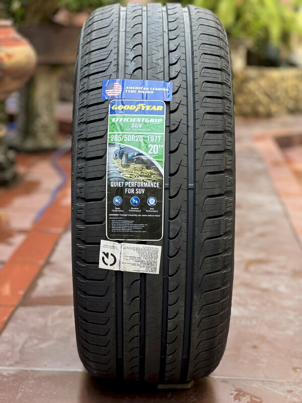 Lốp ô tô cần phải căng đều áp suất không?