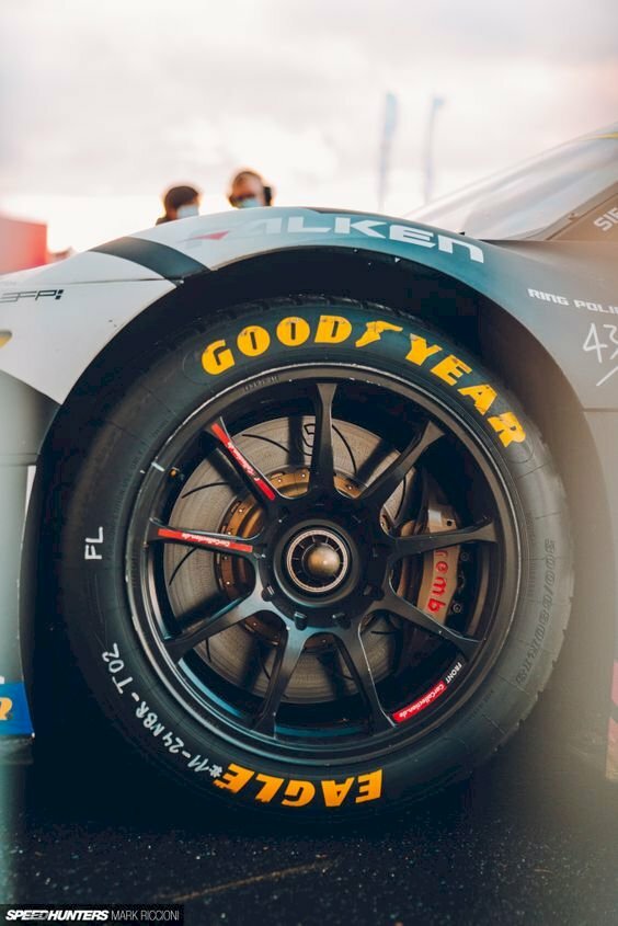 Thay lốp ô tô cập nhật kinh nghiệm về một số điều cần tránh từ chuyên gia lốp tải Ô Tô Tân Hoàn Cầu Since 1996