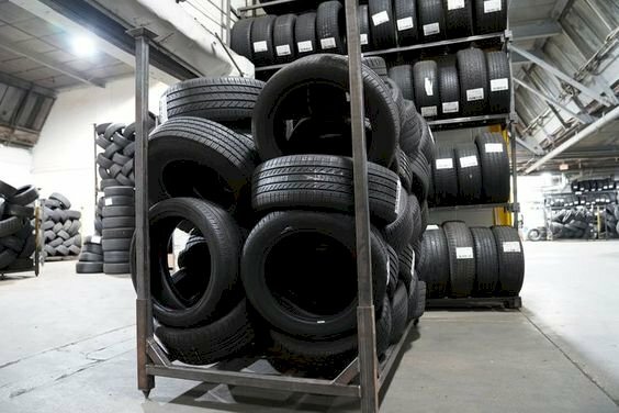 Thay lốp ô tô cập nhật kinh nghiệm về một số điều cần tránh từ chuyên gia lốp tải Ô Tô Tân Hoàn Cầu Since 1996