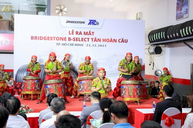 Bridgestone B-Select Tân Hoàn Cầu Đại lý Bridgestone lốp xe, vỏ lốp chính hãng