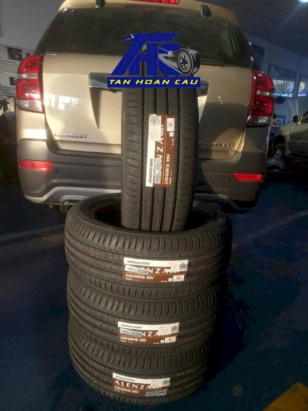 Lốp xe bị phồng, lốp xe bị nứt,có nên thay vỏ xe ngay lập tức?