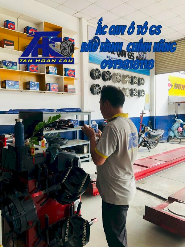 Ắc quy Ô tô phát đi 10 tín hiệu cần được kiểm tra chăm sóc thay ắc quy ô tô chính hãng Ô Tô Tân Hoàn Cầu 