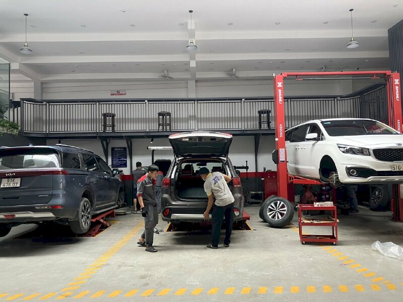 Ô Tô Tân Hoàn Cầu Since 1996 Garage Ô Tô Thủ Đức Dịch Vụ Bảo Dưỡng Ô Tô Chuyên Nghiệp Chính Sách Bảo Hành lốp ô tô bảo hiểm lốp bảo hành  Vàng