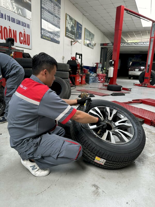 Ô Tô Tân Hoàn Cầu Since 1996 Garage Ô Tô Thủ Đức Dịch Vụ Bảo Dưỡng Ô Tô Chuyên Nghiệp Chăm Sóc Khách Hàng Tận Tâm