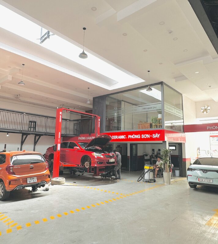 Cách câu bình ắc quy ô tô đơn giản đúng kỹ thuật từ Ô Tô Tân Hoàn Cầu since1996