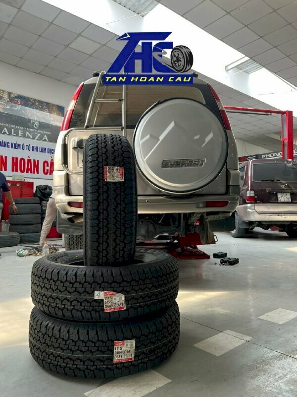 Lốp Bridgestone Dueler H/T D689 245/70R16 111S - THC98