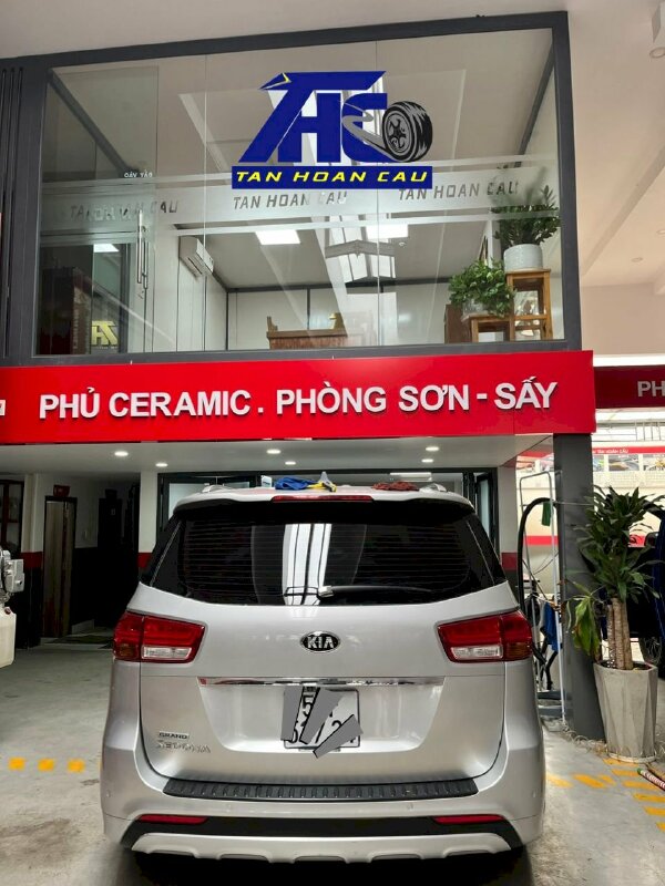 Phủ sứ Ceramic xe SUV 5 chỗ gói Platium bảo hành 3 năm - THC470